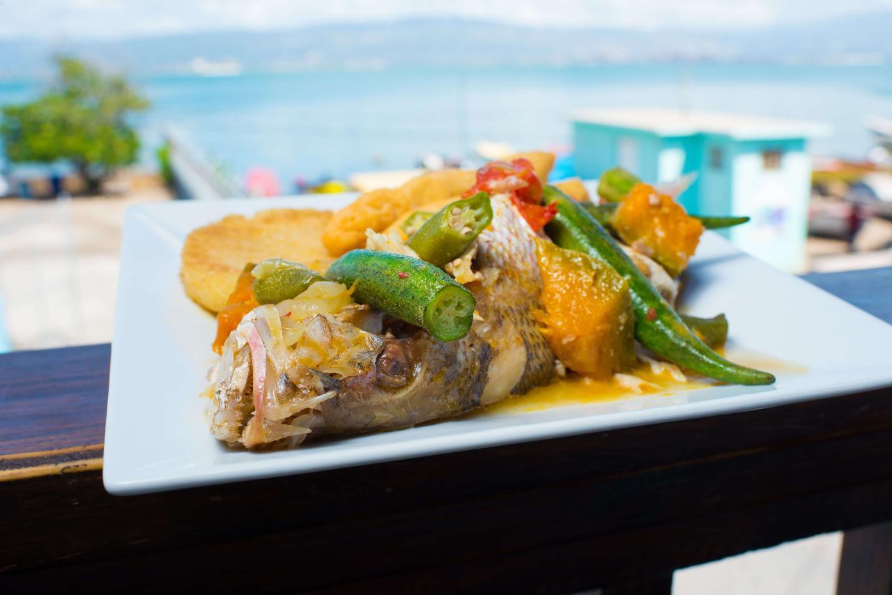 Gloria's Seafood & Port Royal History Walk